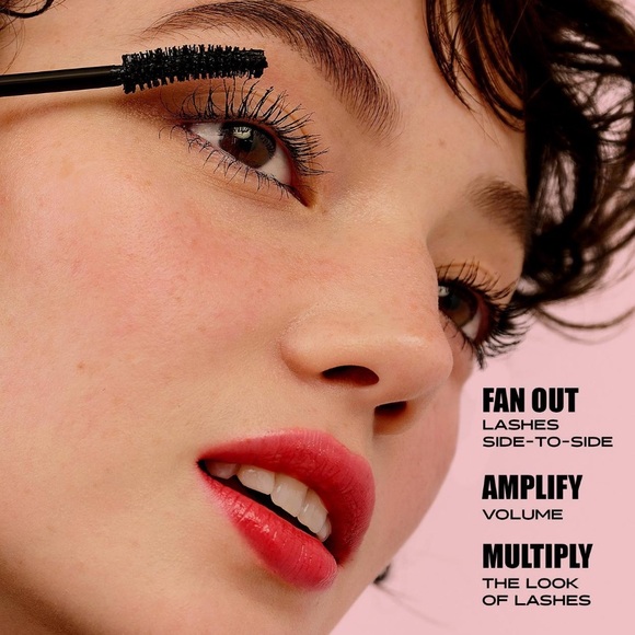 🤍New Benefit Cosmetics Fan Fest Fanning & Volumizing Mascara🤍 - Picture 3 of 6